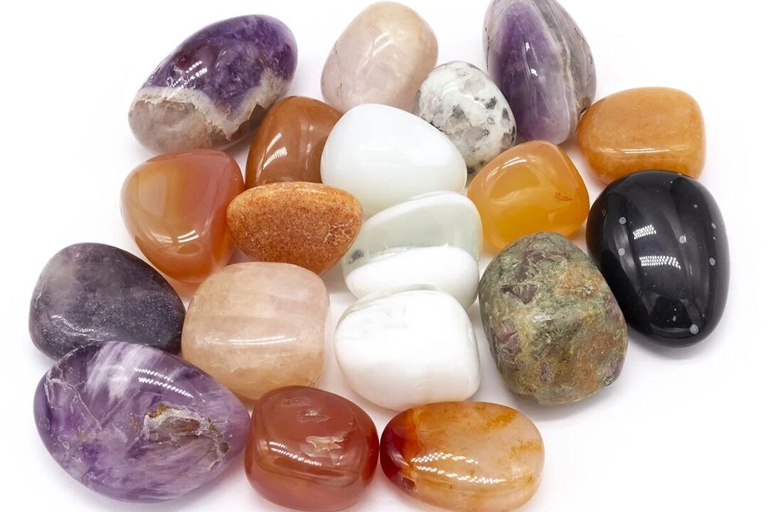 kameny pro amulety a amulety