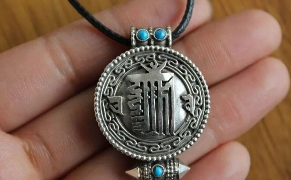 Tibetský amulet pro štěstí